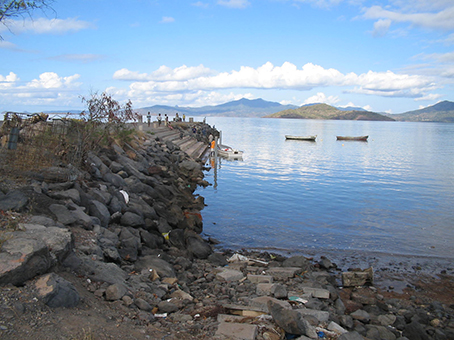 Un voleur de bateau avec une arme à feu?