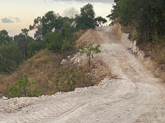 Une piste de brousse fantôme qui soulève l’indignation