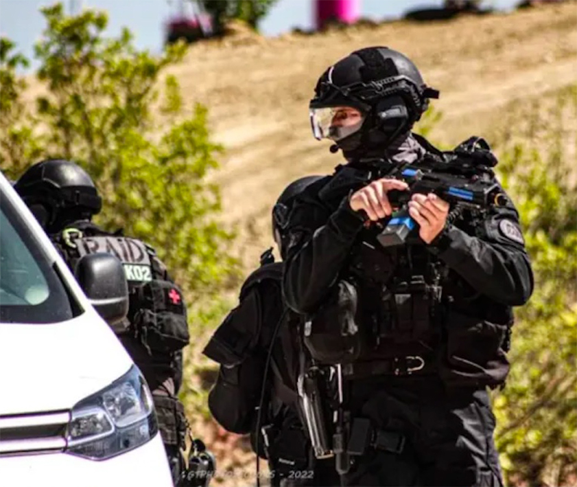 Deux chefs de bandes de gros calibre interpellés après intervention sur Vahibé