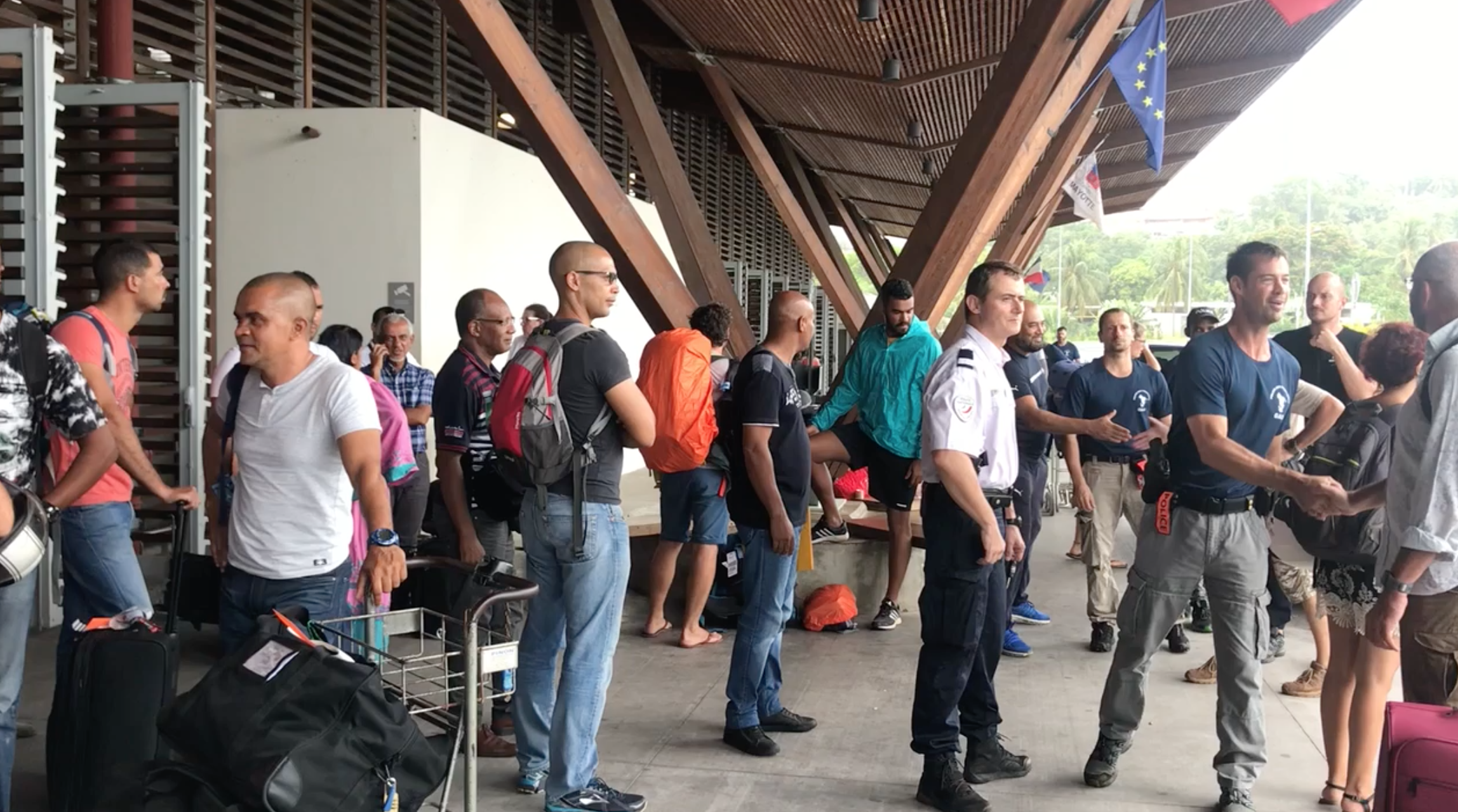 Les renforts de police de la Réunion ont atterri à Mayotte