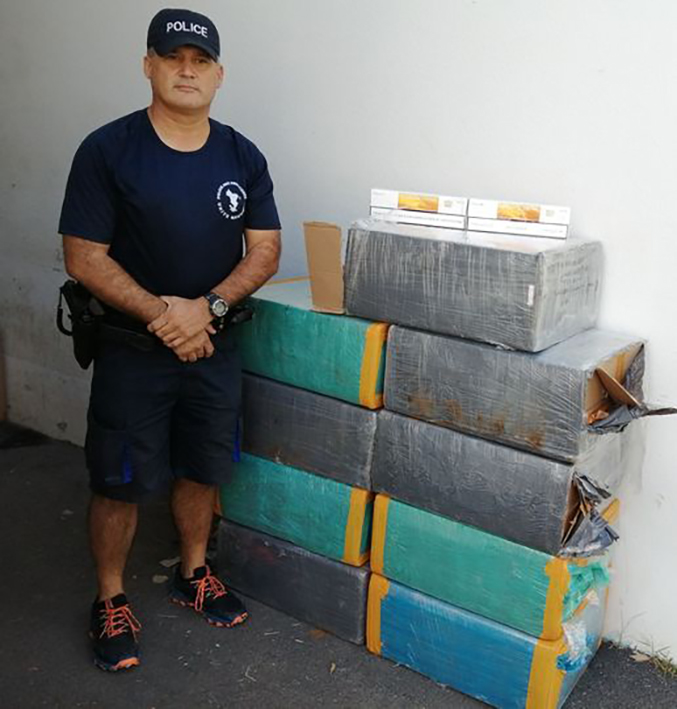 Nouvelle saisie importante de produits de contrebande à bord d’un kwassa