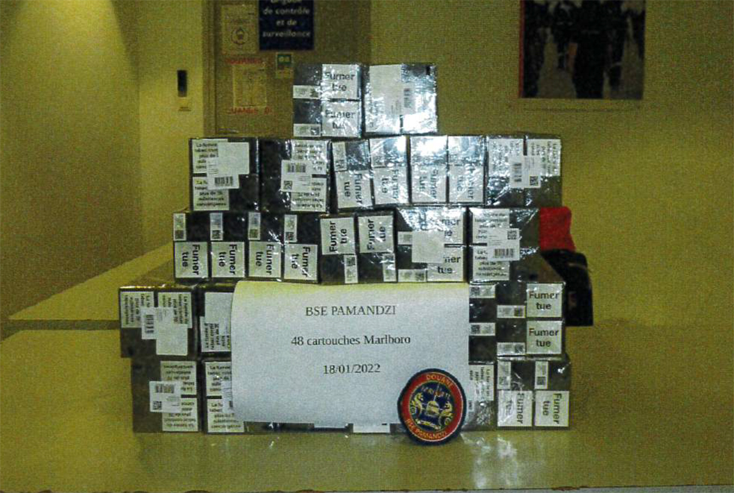 48 cartouches de cigarettes saisies à l’aéroport de Pamandzi