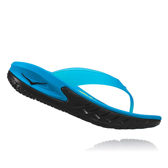 Trahi par ses sandales