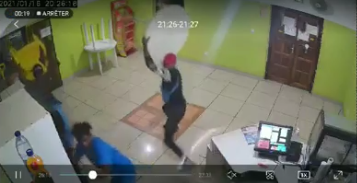 Vidéo : attaque du restaurant Mabawa wings de Combani