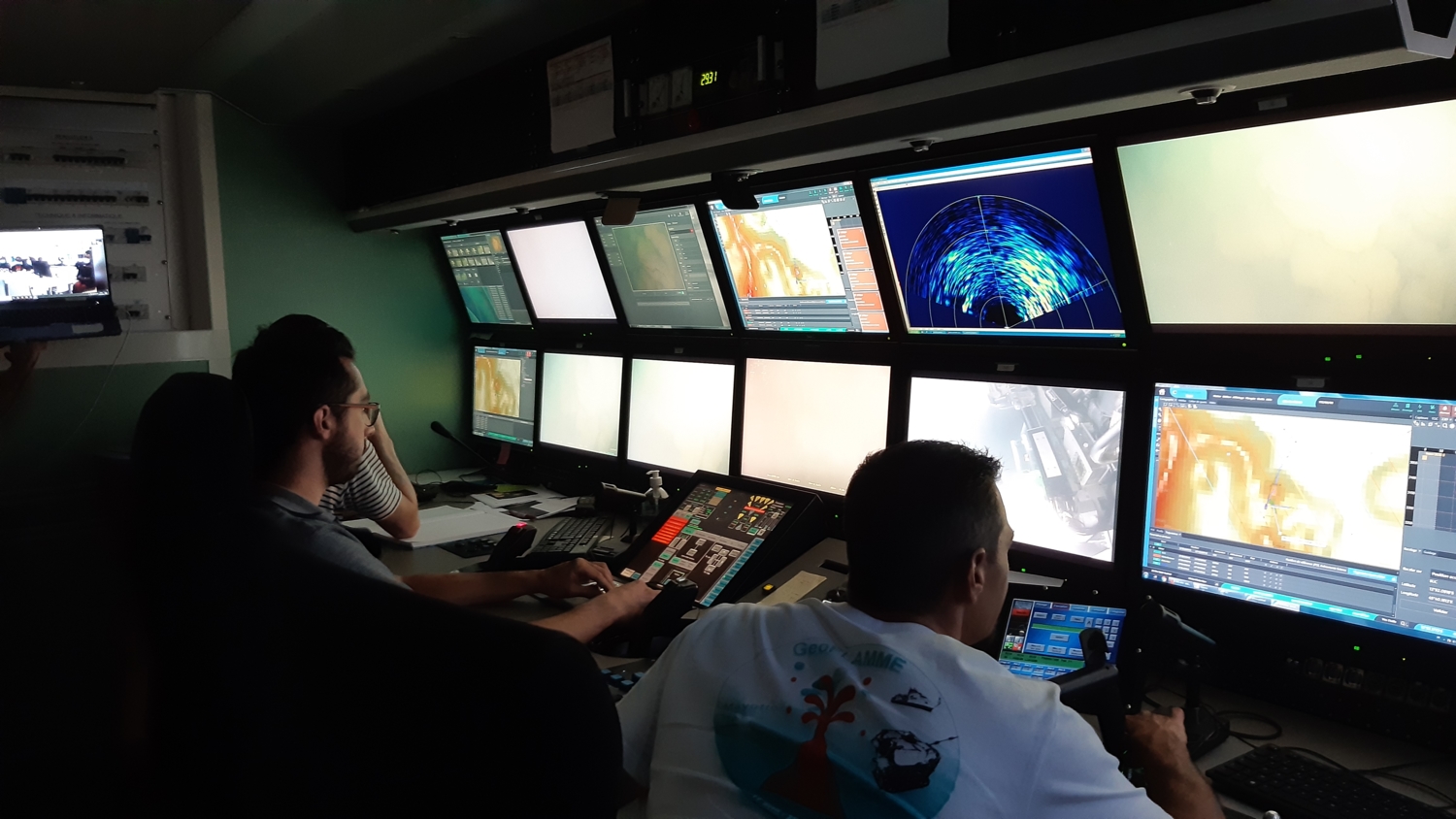 Les lycéens mahorais rencontrent les scientifiques de la mission Géoflamme