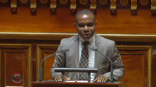 Thani Mohamed Soilihi fait le job au Sénat