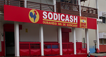 Un Sodicash à Kani-Kéli et Kalo Meubles & Déco à Chirongui