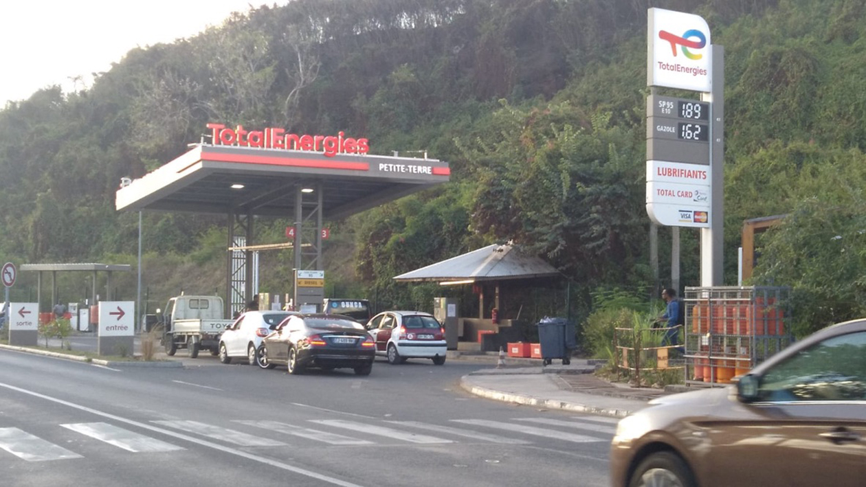 Des gendarmes agressés alors qu’ils prenaient de l’essence…