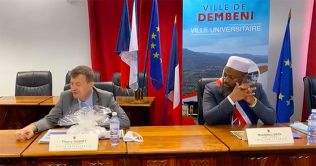 Le préfet Thierry Suquet en déplacement dans la commune de Dembéni
