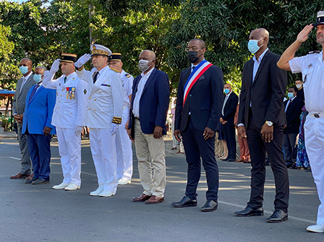 Le président Ousséni Ben Issa aux côtés du nouveau préfet Thierry Suquet