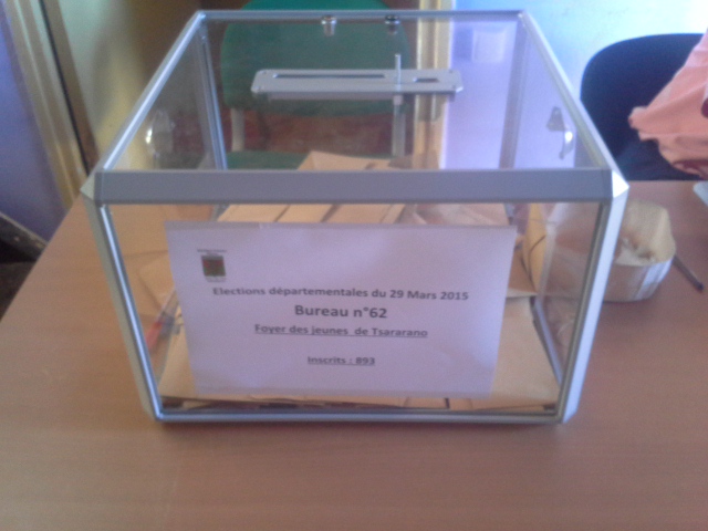 En direct du bureau n°62 à la MJC de Tsararano