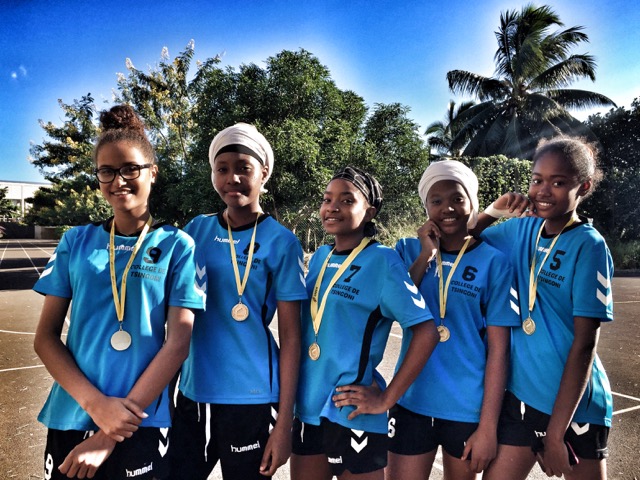 Les championnes UNSS Volley s’envolent pour la métropole