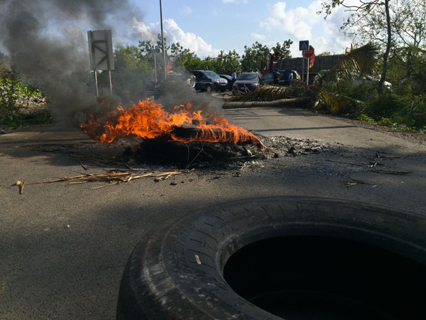 Blocage à la prison de Majicavo (1 vidéo et 4 photos)