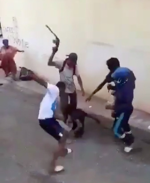 De très violents heurts dans les rues de Cavani