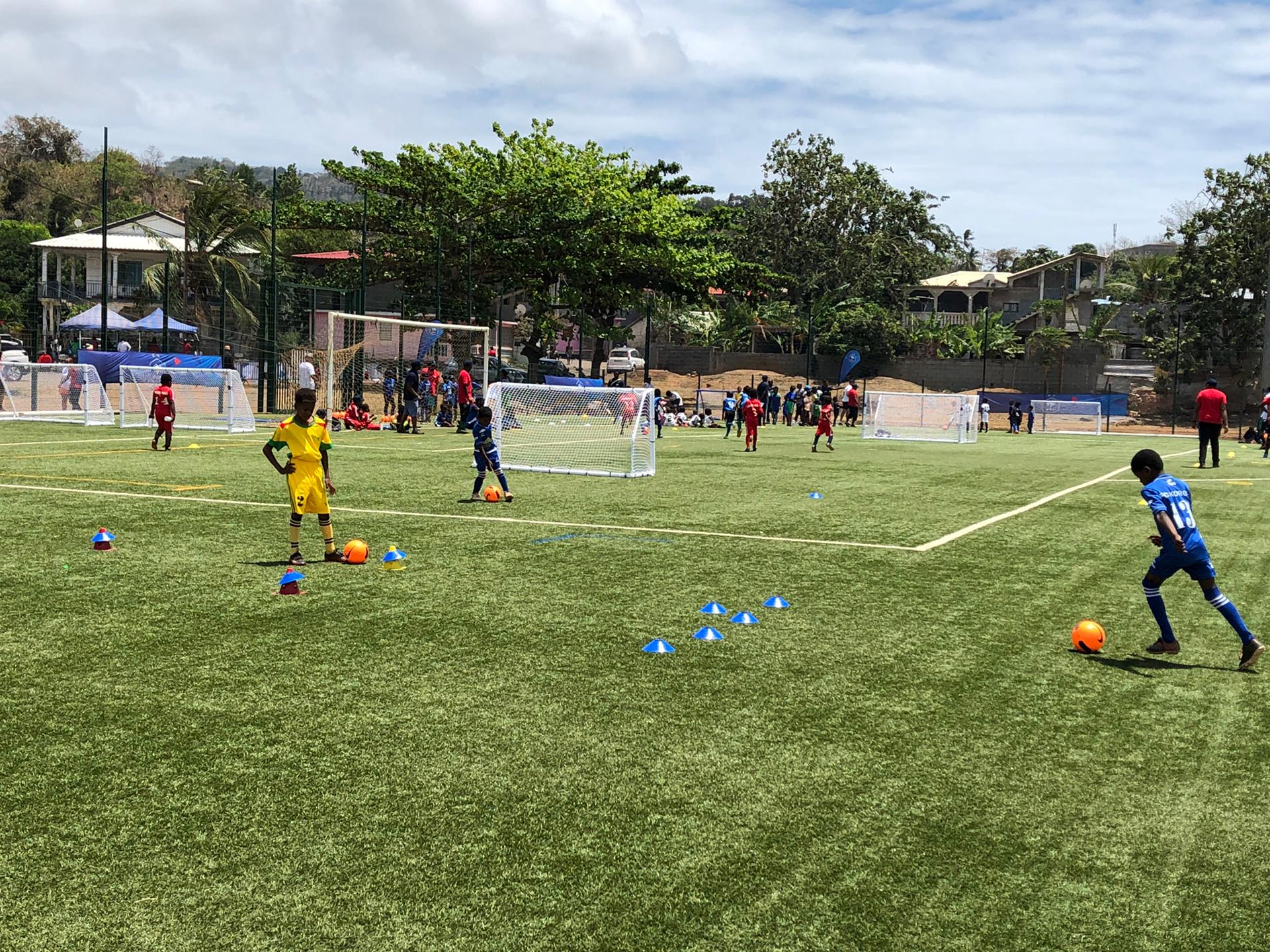 La journée du football se déroule toute la journée à Bandraboua