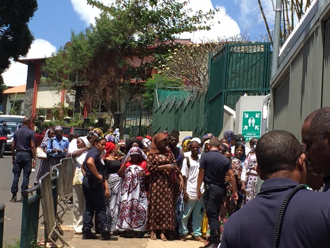 Le Codim monte sur la Préfecture et le bâtiment des étrangers
