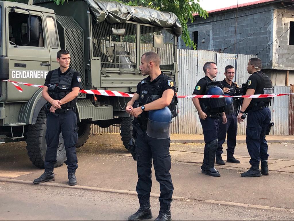 3 jeunes enfants retrouvés mort enfermés dans un véhicule hors d’usage à proximité de chez eux