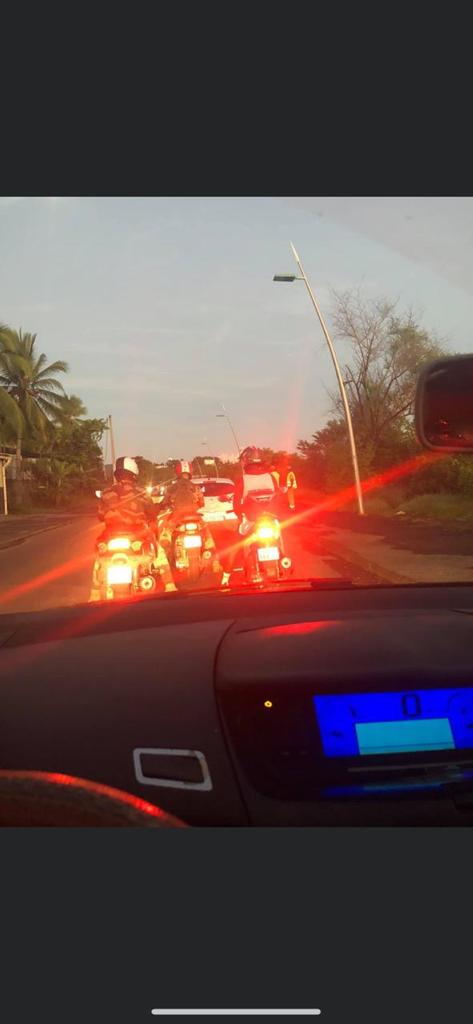Le boulevard des crabes en petite terre est actuellement inondé, prudence (video)