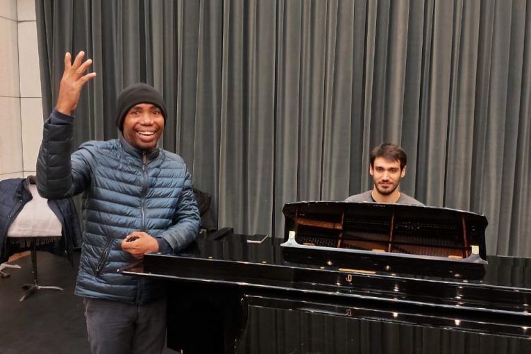 Kamar s’échauffe  pour la finale des Voix d’Outre-Mer