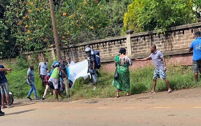 Cavani : un jeune se prend un coup de couteau devant la pharmacie