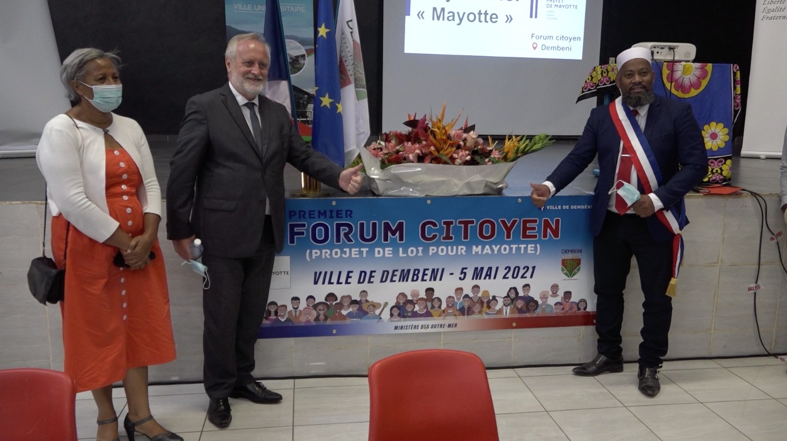 Dembéni : un forum citoyen avec les Mahorais et le préfet sur la loi Mayotte