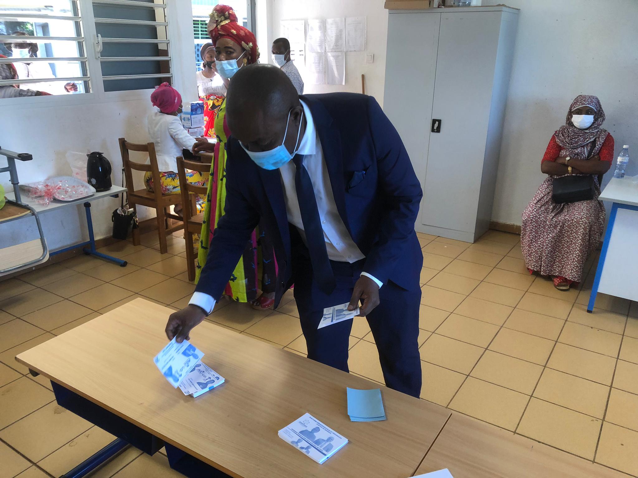 Issa Abdou a voté à Nyambadao ce matin (video)