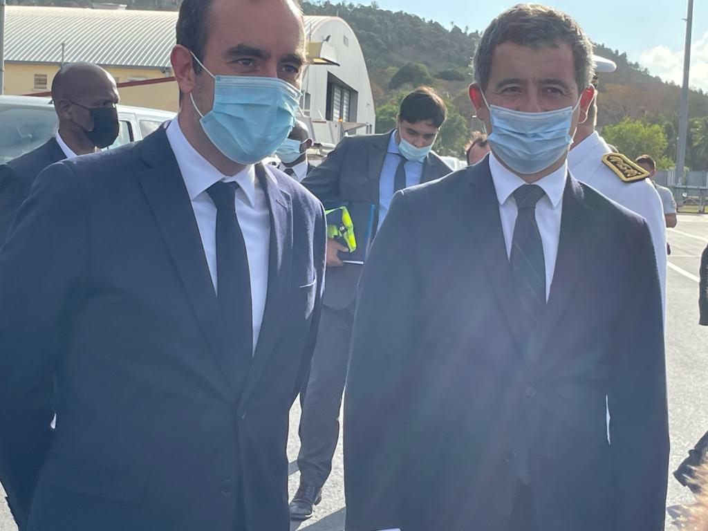 Visite ministérielle : Sébastien Lecornu et Gérald Darmanin ont atterri à Mayotte