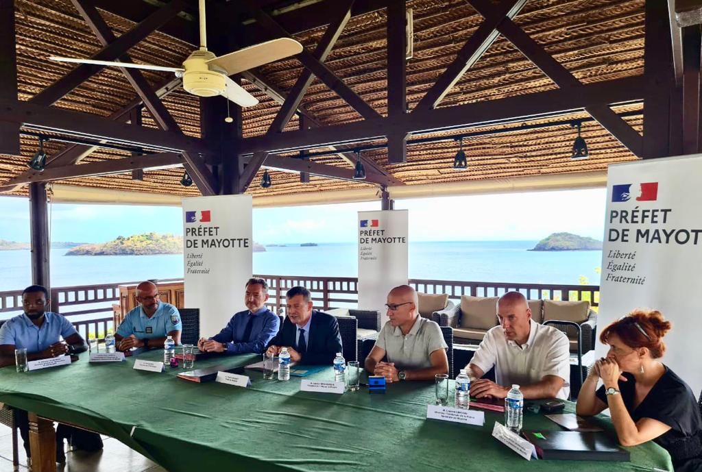 Signature de protocoles de mise en œuvre du bracelet anti rapprochement et du téléphone grave danger à Mayotte