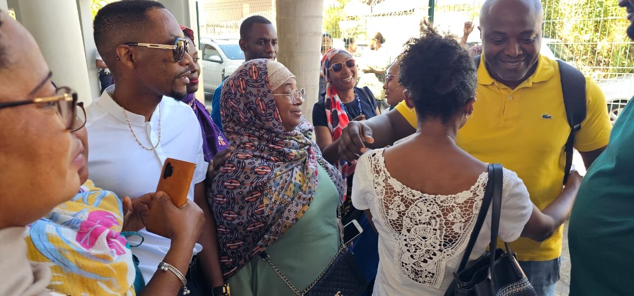 Les services du Procureur reviennent sur l’affaire des coups de feu tirés par le policier sur les voyous à Cavani