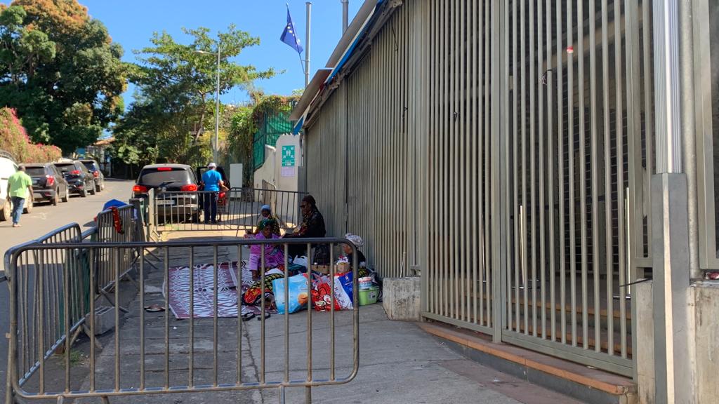 Le bâtiment des étrangers est bloqué depuis 3 semaines maintenant