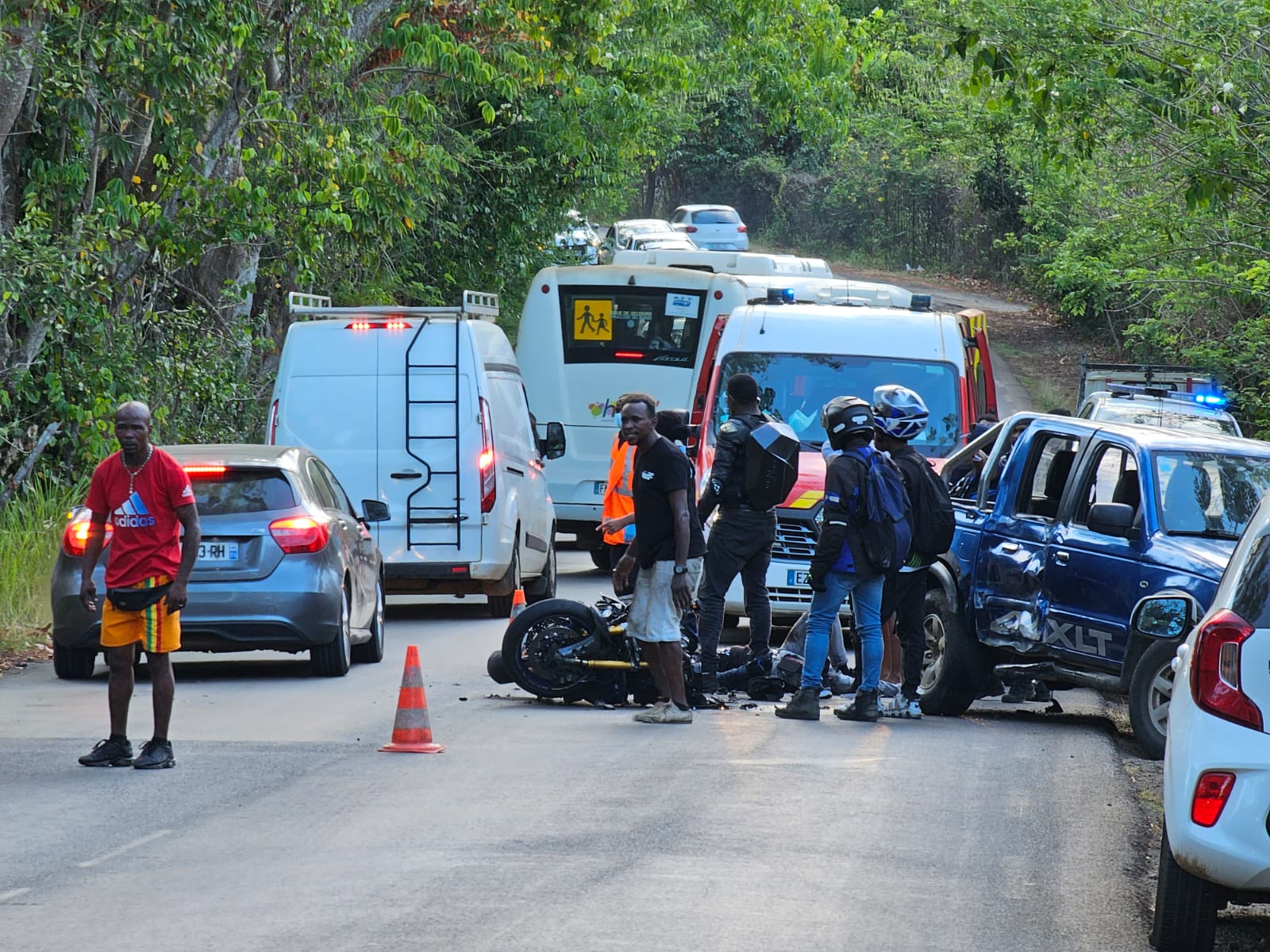 Un très grave accident de voiture vient de se produire à Hajangua à 17h30