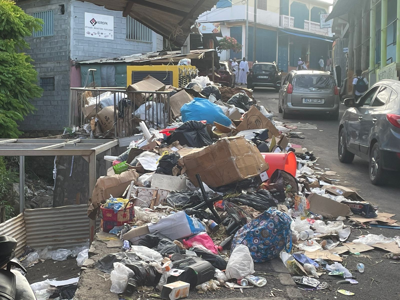 Video du jour : les déchets s’amoncellent à Majicavo (video)