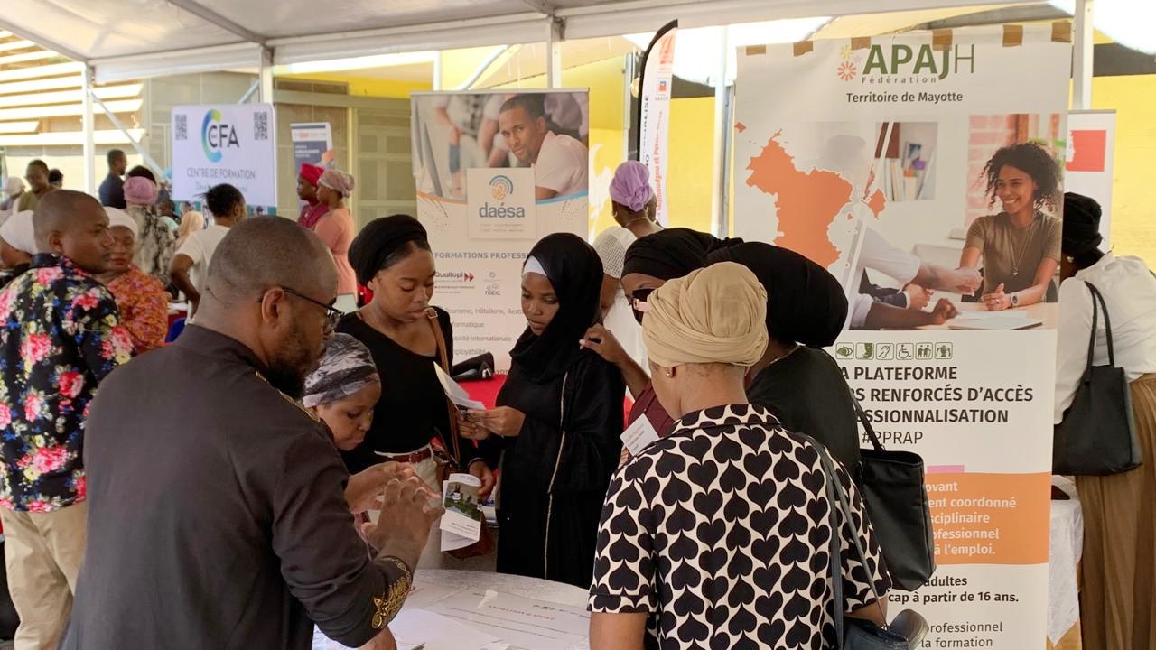 Le Salon de l’Étudiant, organisé par l’Association des Étudiants et des Jeunes de Mayotte, a lancé sa 4ᵉ édition