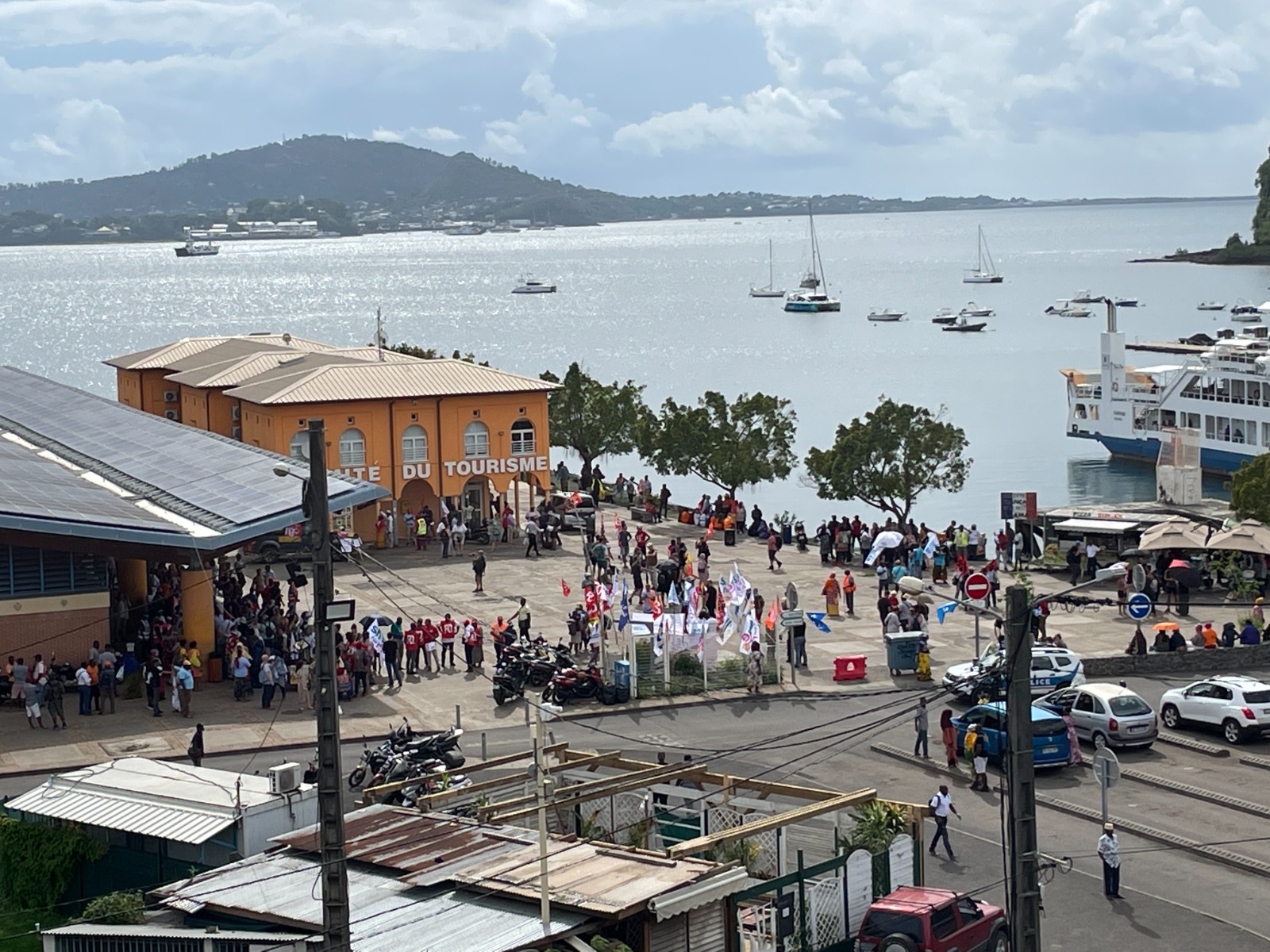 La mobilisation contre la réforme des retraites s’organise place de la République