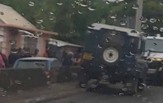 Agressé au couteau, il réplique et poignarde son agresseur au thorax