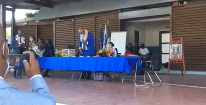 Les Maires sont élus tour à tour par les conseils municipaux