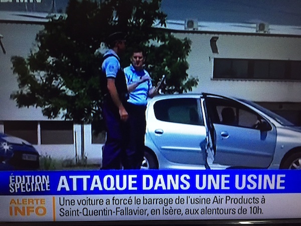 Attentat dans une usine de gaz industriels en Isère