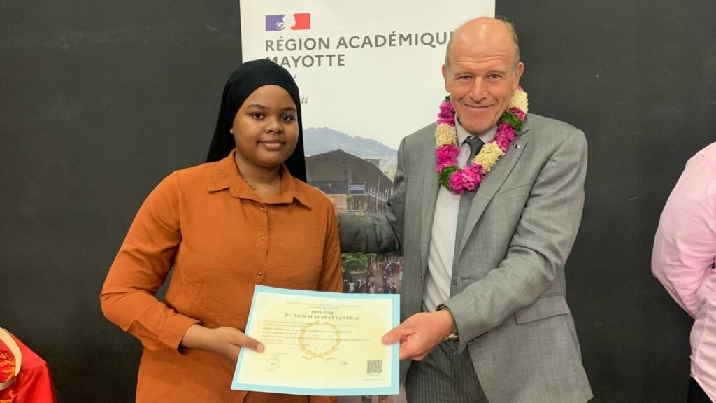 bac remise diplome mention tres bien