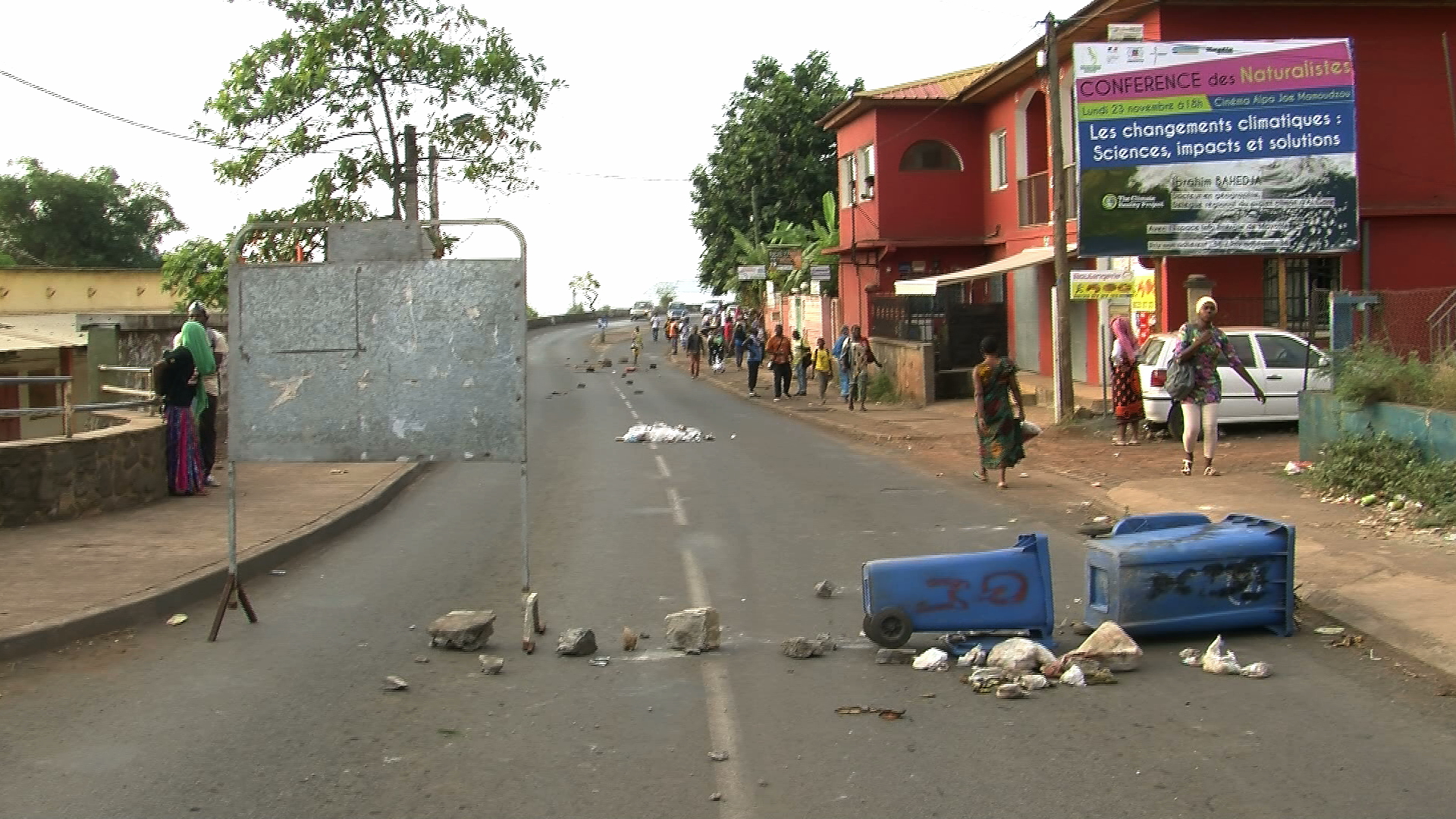 Mamoudzou : Barrage au Baobab (photos)