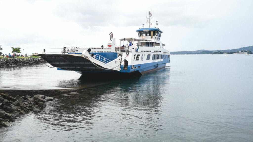 barge mamoudzou depart blocage scaled 1