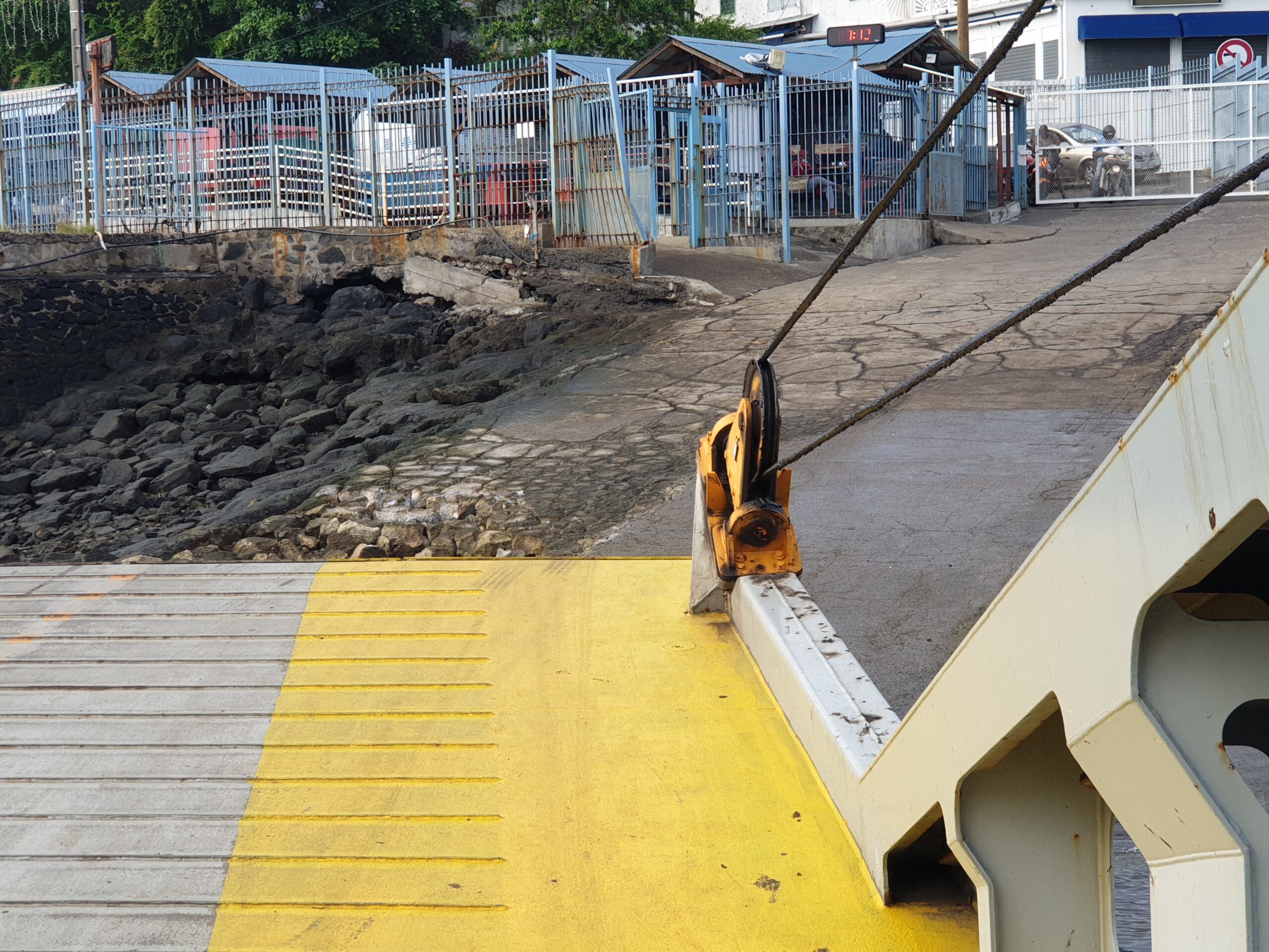 Les travaux de la gare maritime en Petite Terre