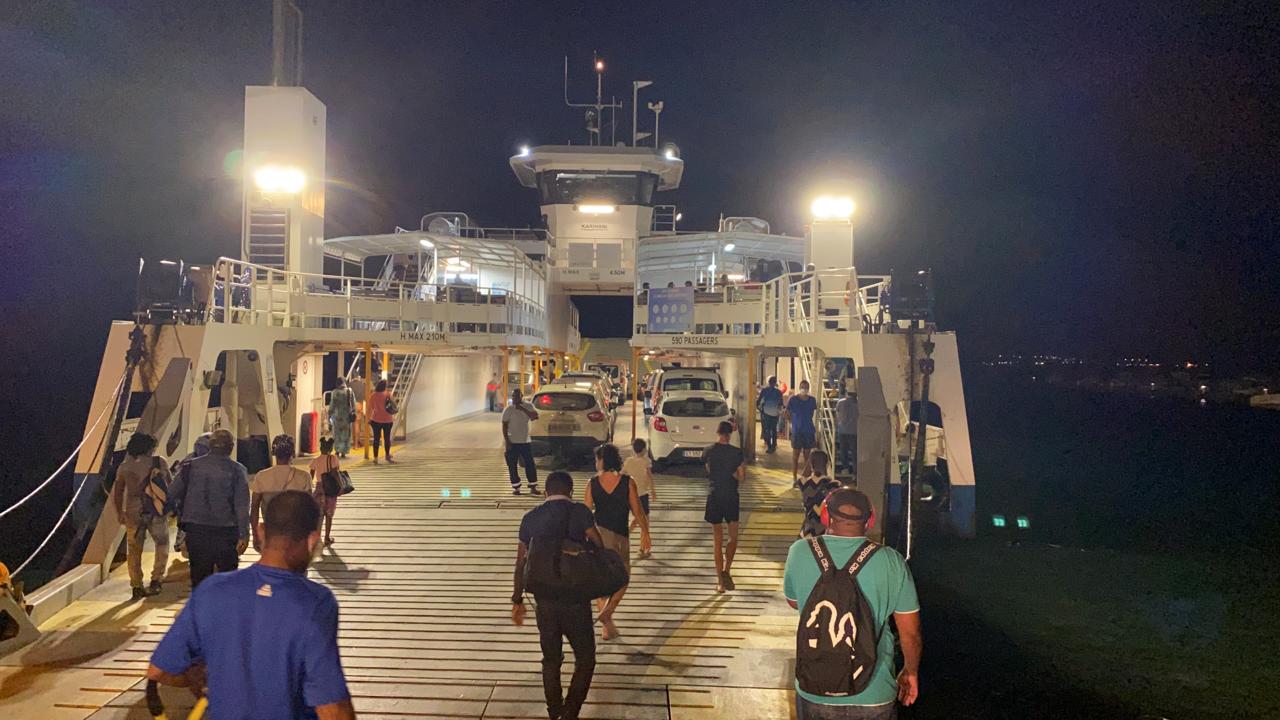 Feux d’artifice : la barge ne circulera pas pendant une heure