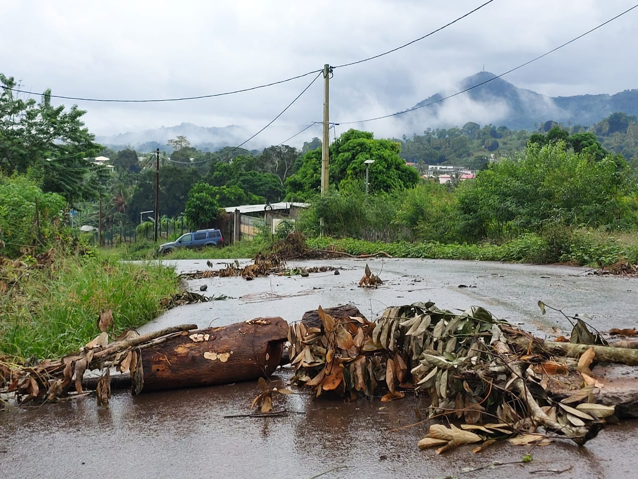 Un 8 mai sous confinement quand Mayotte sombre dans la violence