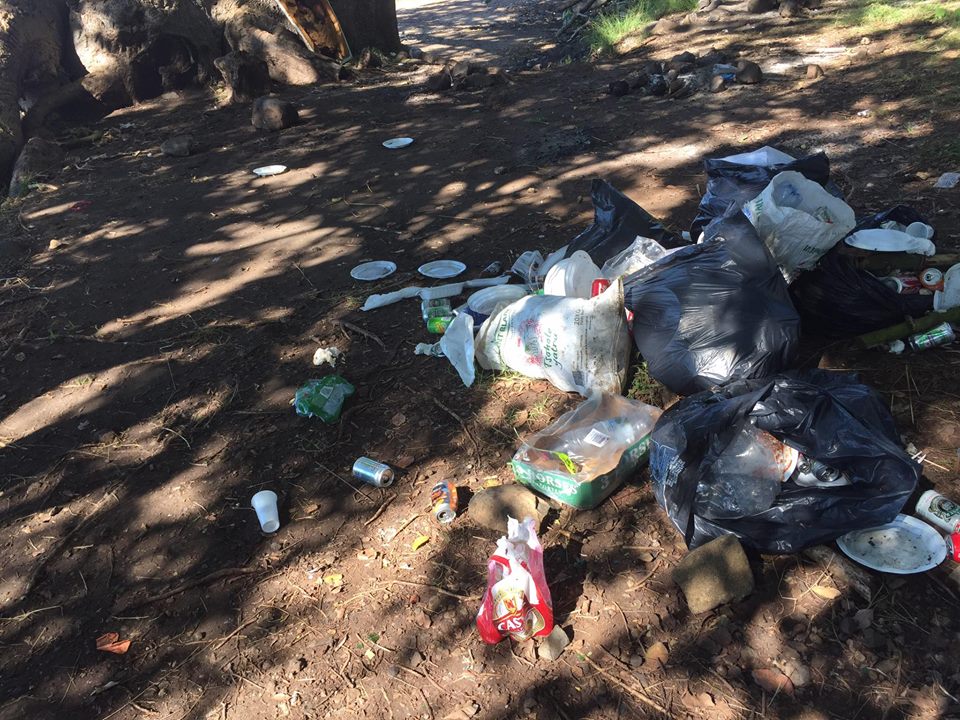 Beach Foot Entreprise 2017 : un flot de déchets abandonnés à Sakouli