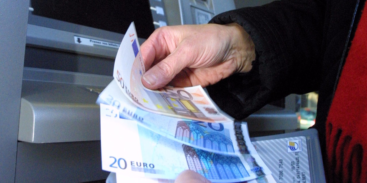 Un usager se fait voler 150€ à peine sorti du distributeur de billet