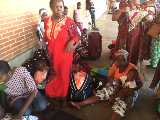 Plus de 200 personnes Place de la République (vidéo)