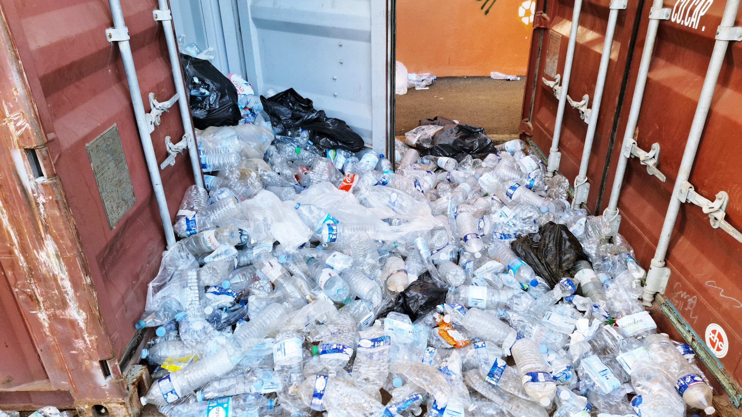 25 personnes récompensées pour avoir récolté des bouteilles d’eau