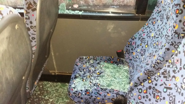 Un bus caillassé à Koungou fait 2 blessés