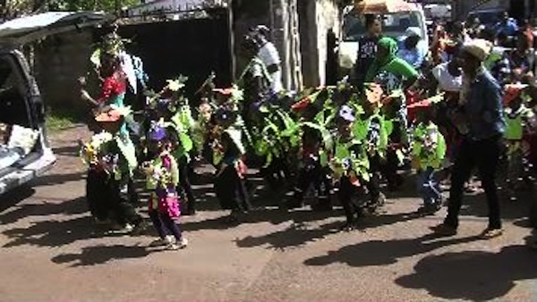 L’école du Jardin fleuri met le feu à Cavani (vidéos)