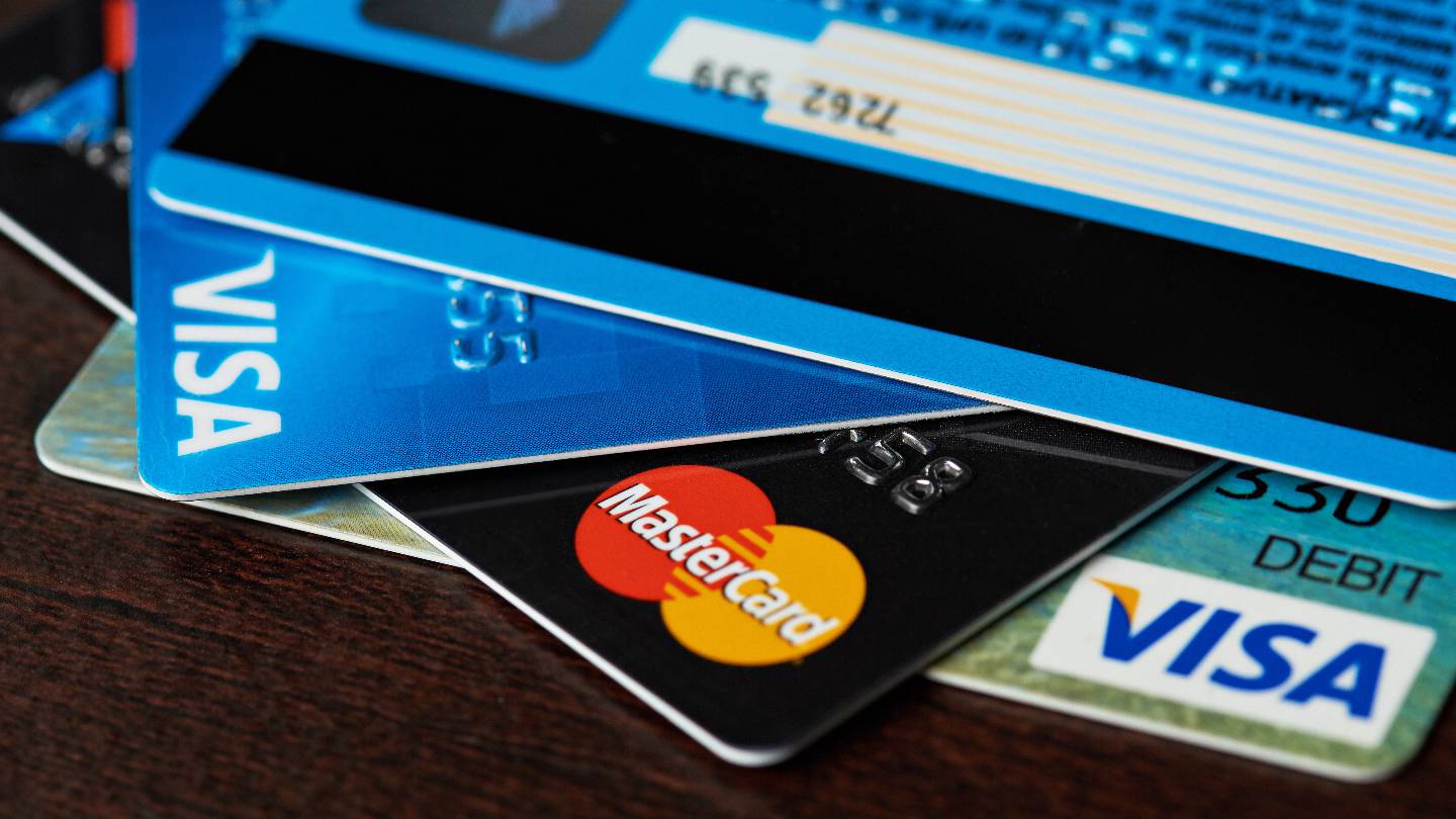 Fraude à Marseille : le postier et les cartes bleues volées